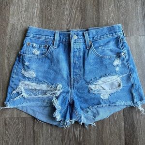 Levi shorts size 27